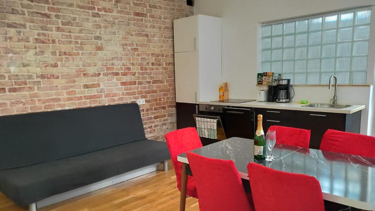 Cozynite Premium Apartment Stadthalle Vienna Esterno foto