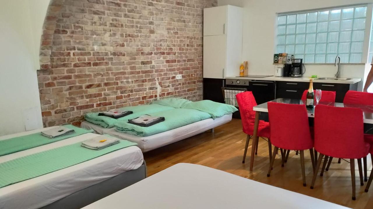 Cozynite Premium Apartment Stadthalle Vienna Esterno foto